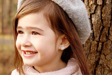 Load image into Gallery viewer, Sparkle Heart Earrings