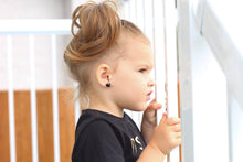 Load image into Gallery viewer, Faceted Glitter Heart Earrings